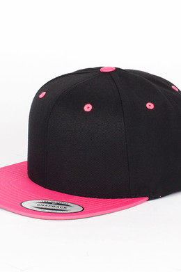 Бейсболка YUPOONG Classic Snapback 2-Tone Black-Neon-Pink фото
