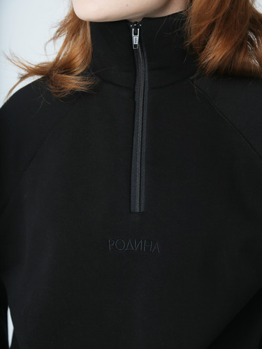 Олимпийка с начесом на короткой молнии РОДИНА Оверсайз(женская) Черный фото 7