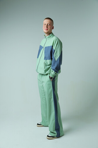 Костюм спортивный NICE TWICE с декоративными вставками Оливковый фото 15